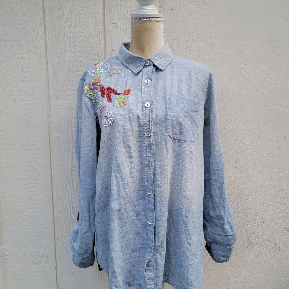 John Mark embroidered button front longsleeve topwmns sz large Artsy Western